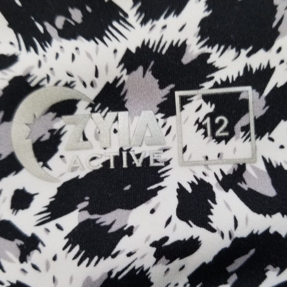 ZYIA Snow Leopard Pocket Brilliant Hi-Rise 7/8 24" Leggings Size: 12 NWOT - Picture 12 of 12